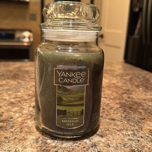 Yankee Candle EMERALD ISLE Large Jar Candle 22oz 1 Wick New - Retired Scent